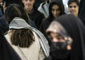 جریحه دار نمودن عفت عمومی